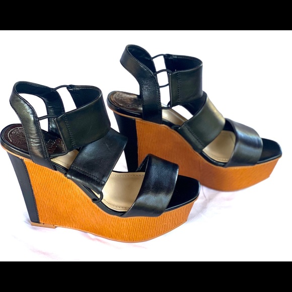 Vince Camuto Sandals. New with box. Size4.5 - Picture 3 of 10